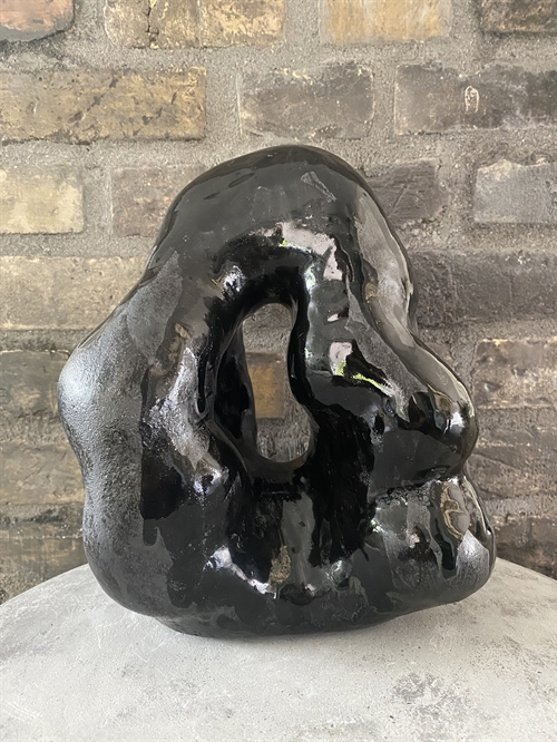 Keramik skulptur af Pernille Calundan